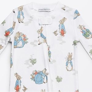 Pottery Barn Baby Peter Rabbit™ Organic Nursery Pajama/Sleeper​ size 9-12M